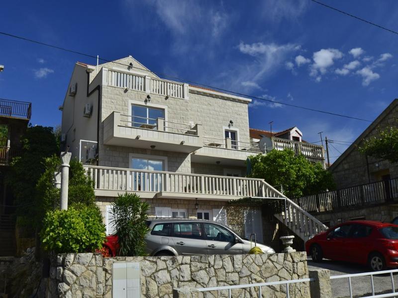 קאבטאט Apartmani Dub מראה חיצוני תמונה