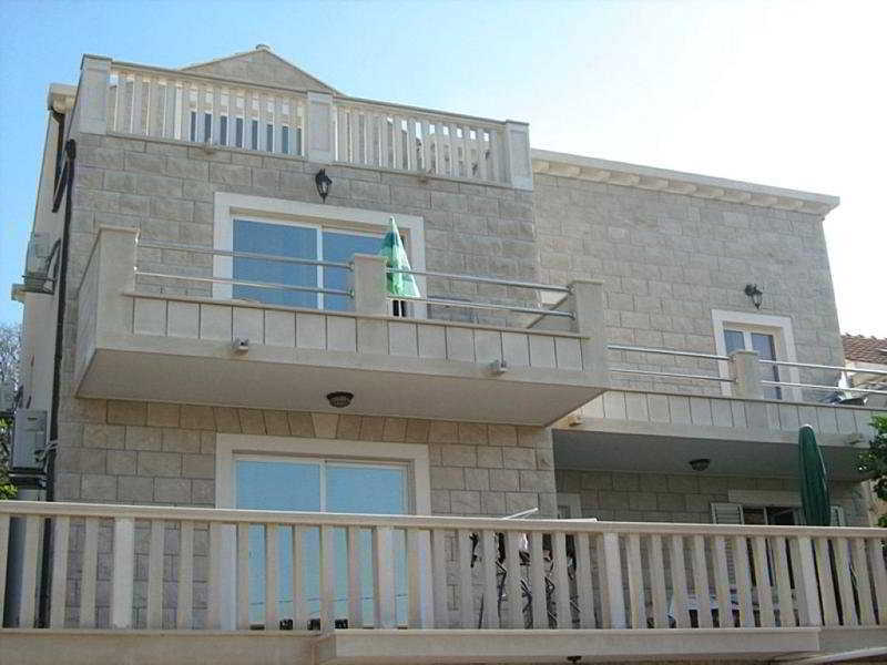 קאבטאט Apartmani Dub מראה חיצוני תמונה